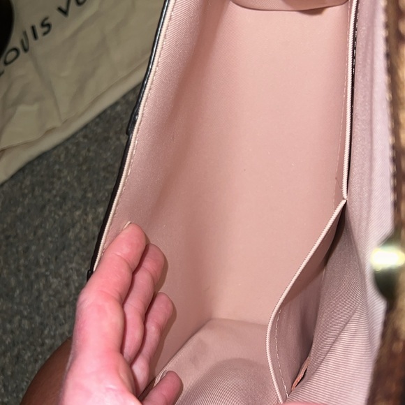 Louis Vuitton purse - Picture 10 of 16